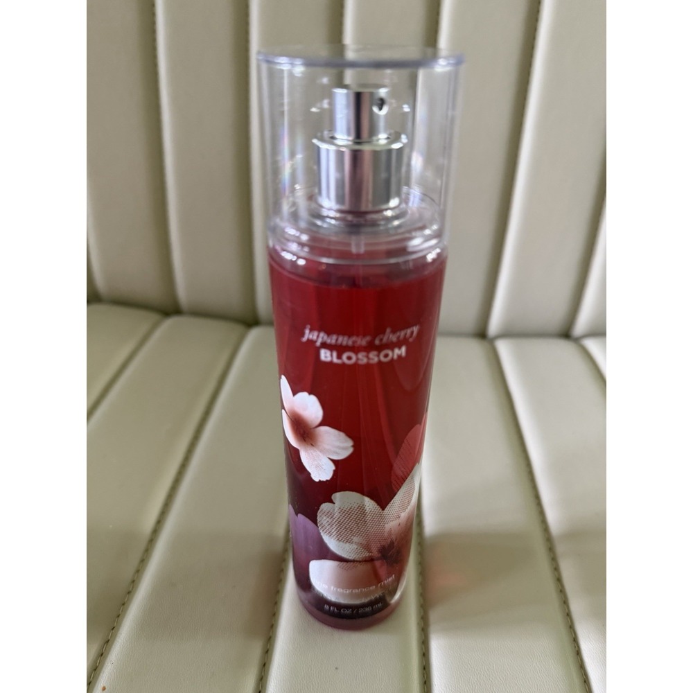Bath & Body Works Japanese Cherry Blossom Fine Fragrance Mist 8 fl oz / 236 mL